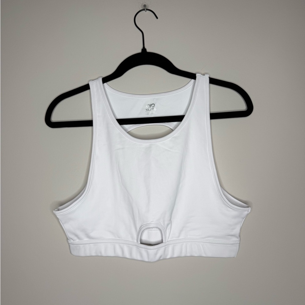 White sports Bra nwot